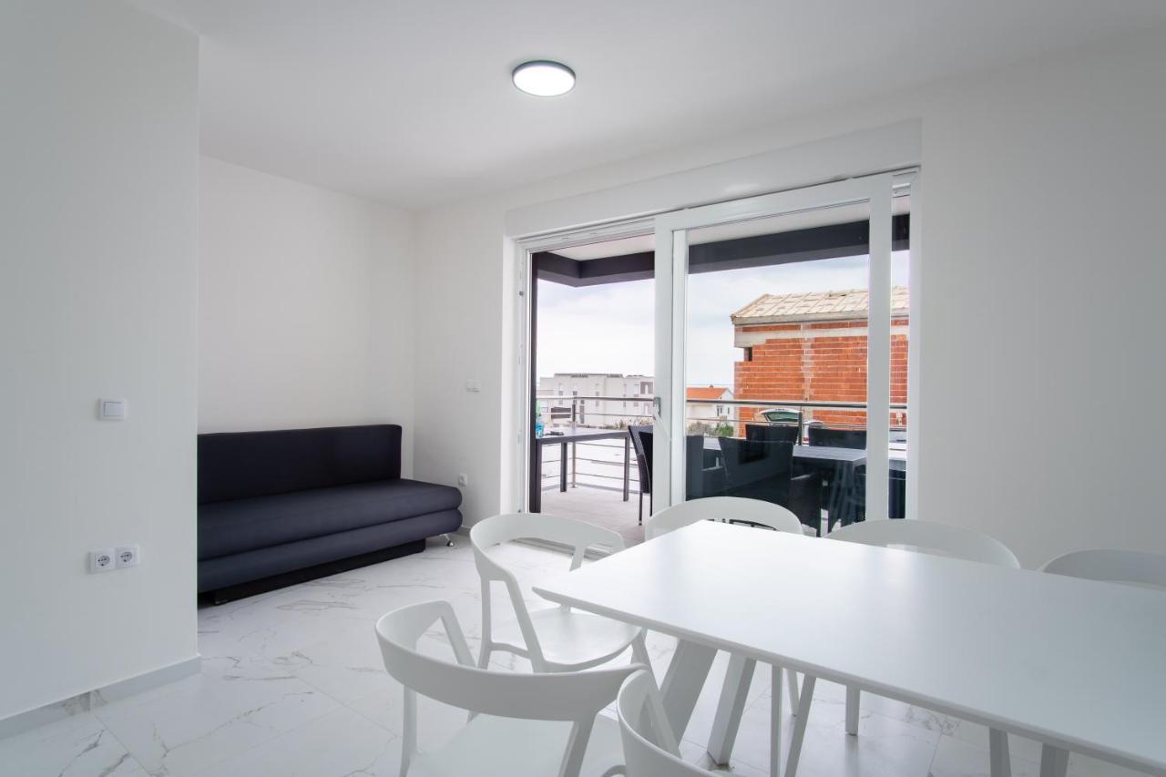 Noa East Residence Novalja Bagian luar foto