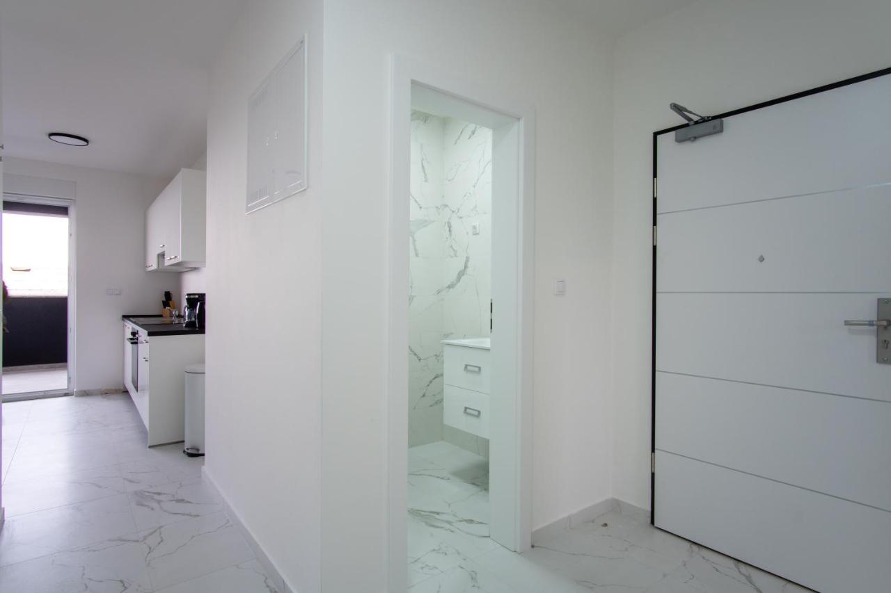 Noa East Residence Novalja Bagian luar foto