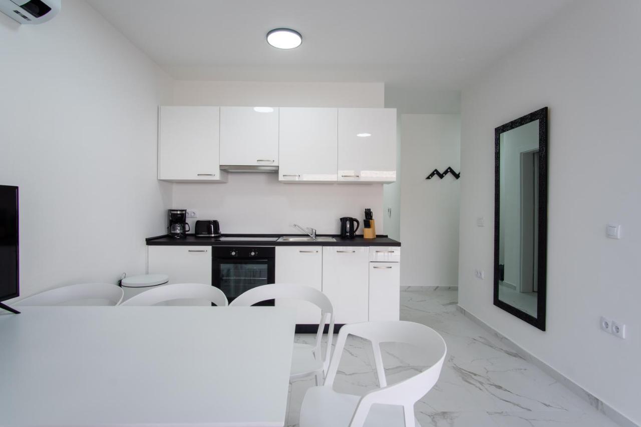 Noa East Residence Novalja Bagian luar foto