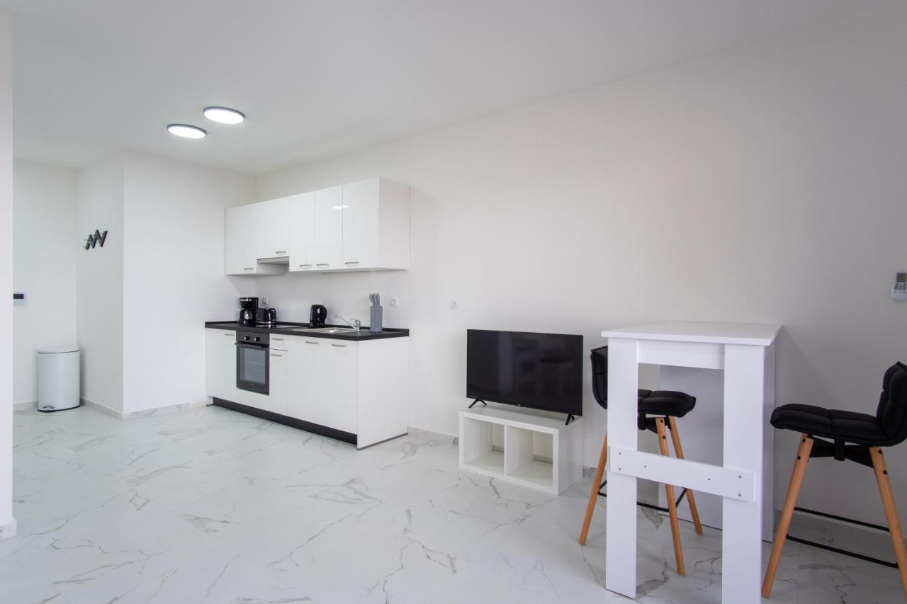 Noa East Residence Novalja Bagian luar foto
