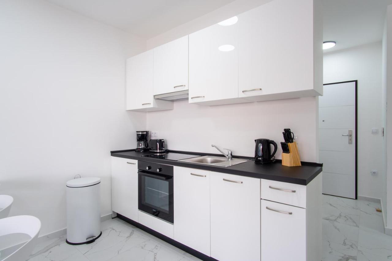 Noa East Residence Novalja Bagian luar foto
