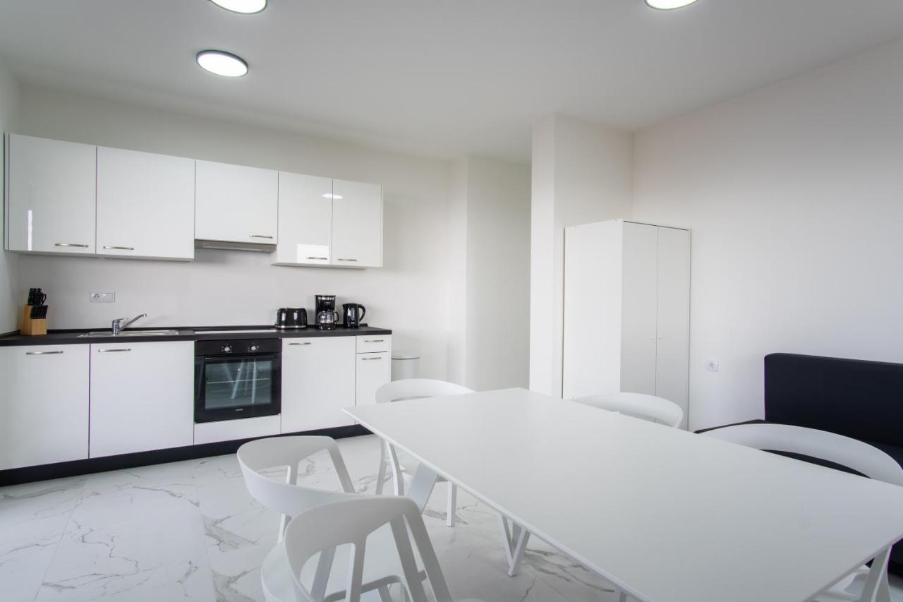 Noa East Residence Novalja Bagian luar foto