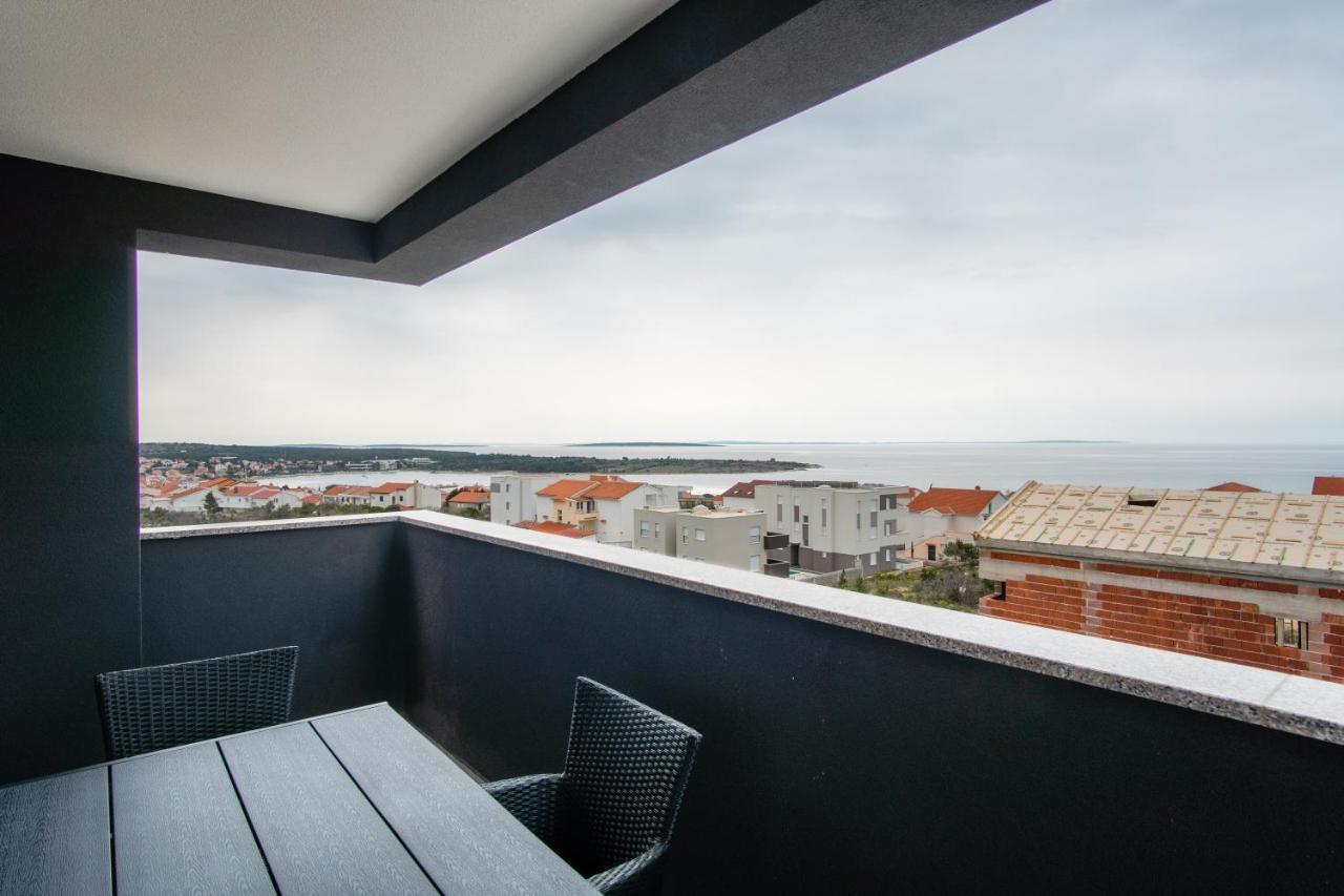 Noa East Residence Novalja Bagian luar foto