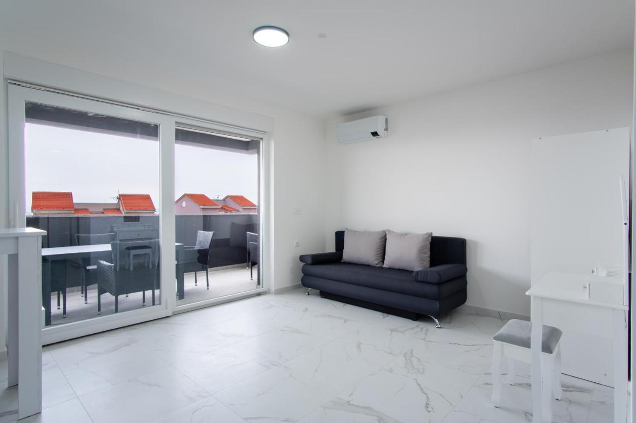 Noa East Residence Novalja Bagian luar foto