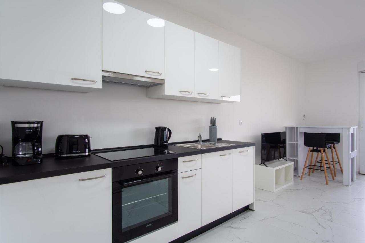 Noa East Residence Novalja Bagian luar foto